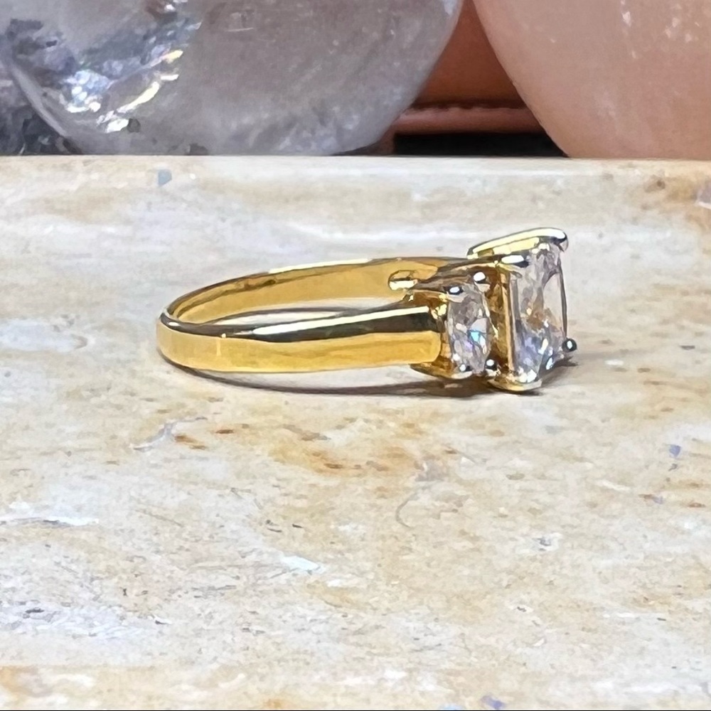 Vintage Ring - Picture 2 of 5